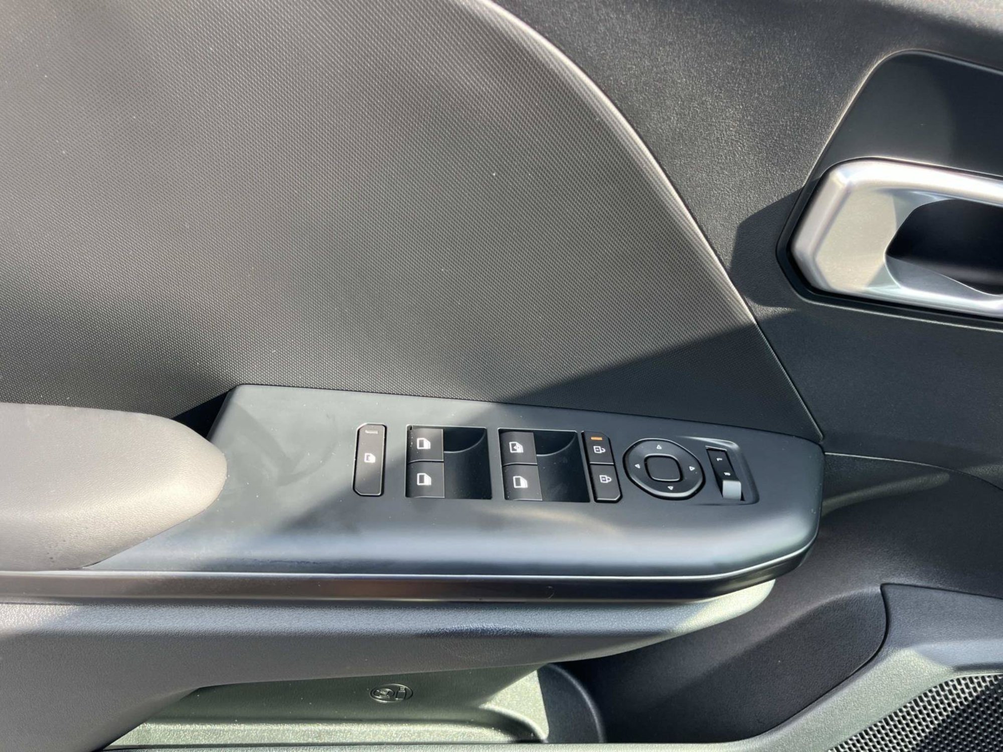 New 2026 Deep Sea Blue Kia LXS image 18