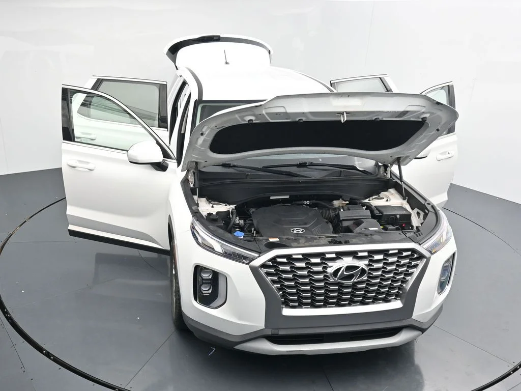 Used 2021 White Hyundai SE image 36