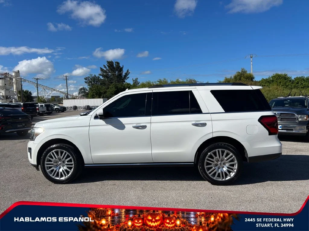 Used 2024 White Ford Limited image 4