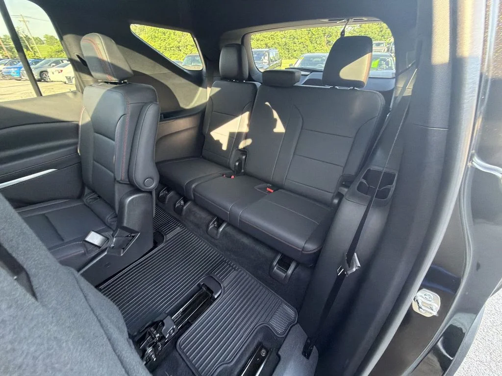 Used 2025 Black Chevrolet Z71 image 23
