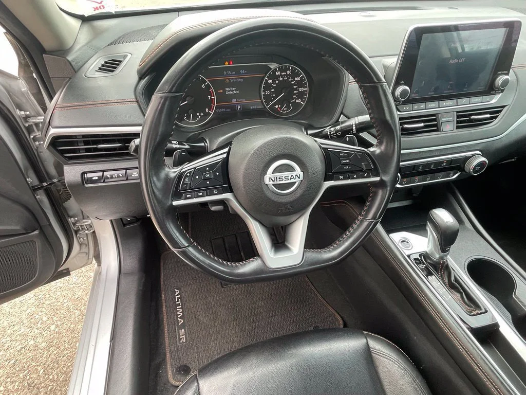 Used 2021 Silver Nissan 2.5 SR image 14