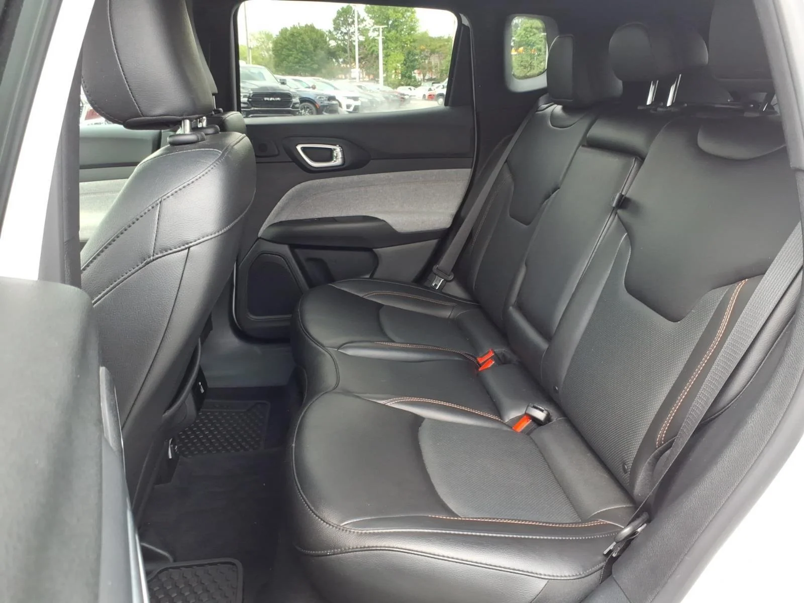 Used 2023 Bright White Clearcoat Jeep Latitude Lux image 20