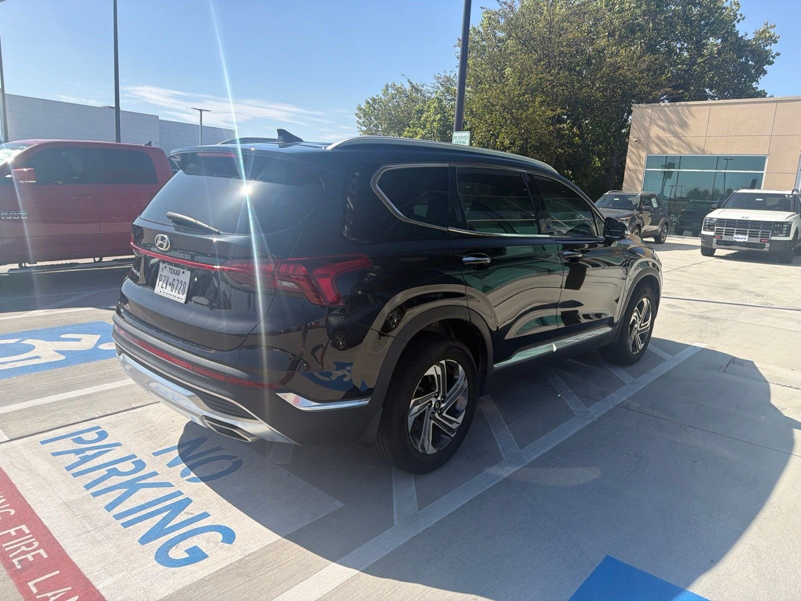 Certified Used 2022 Twilight Black Hyundai SEL image 4