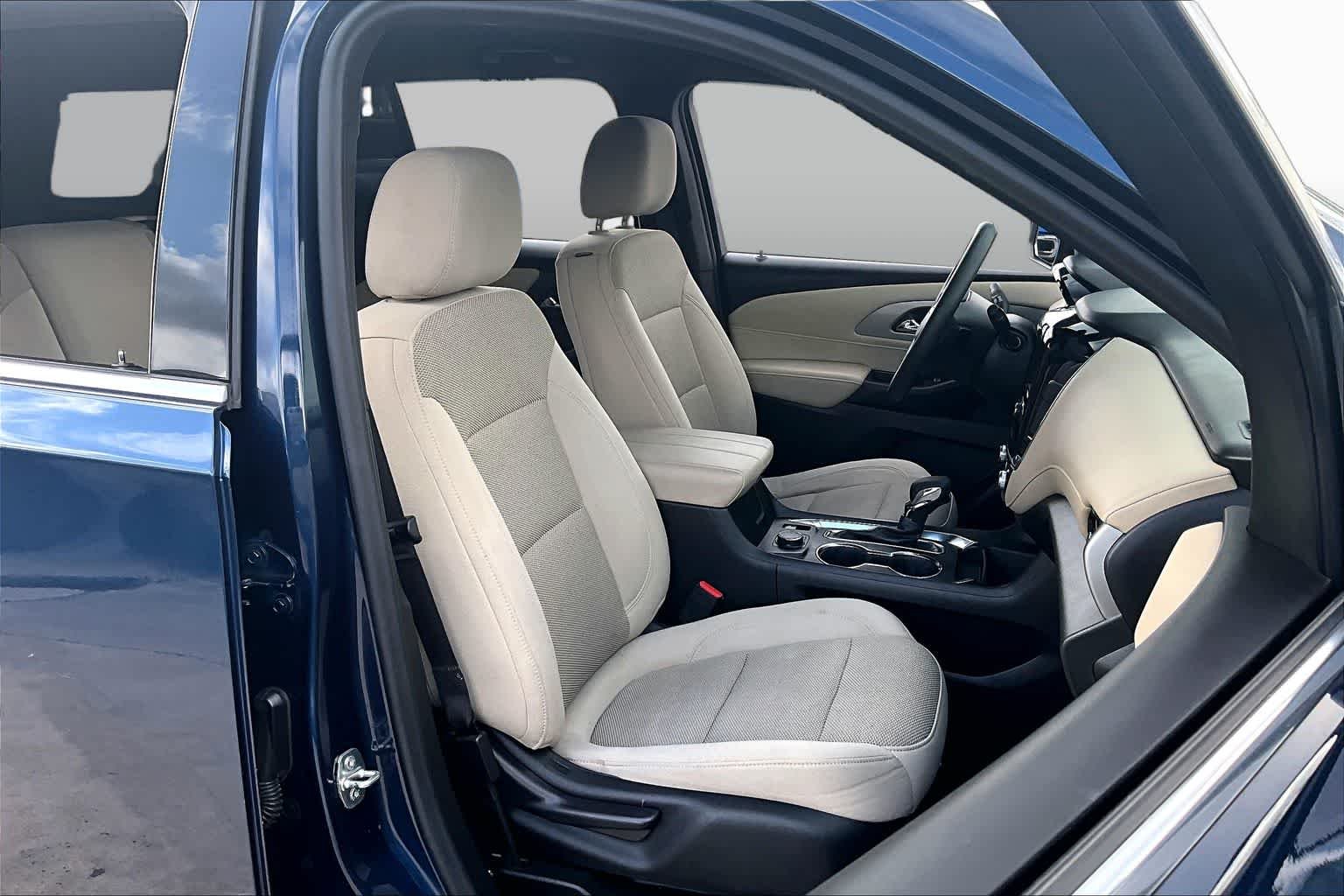 Used 2022 Northsky Blue Metallic Chevrolet LS image 9