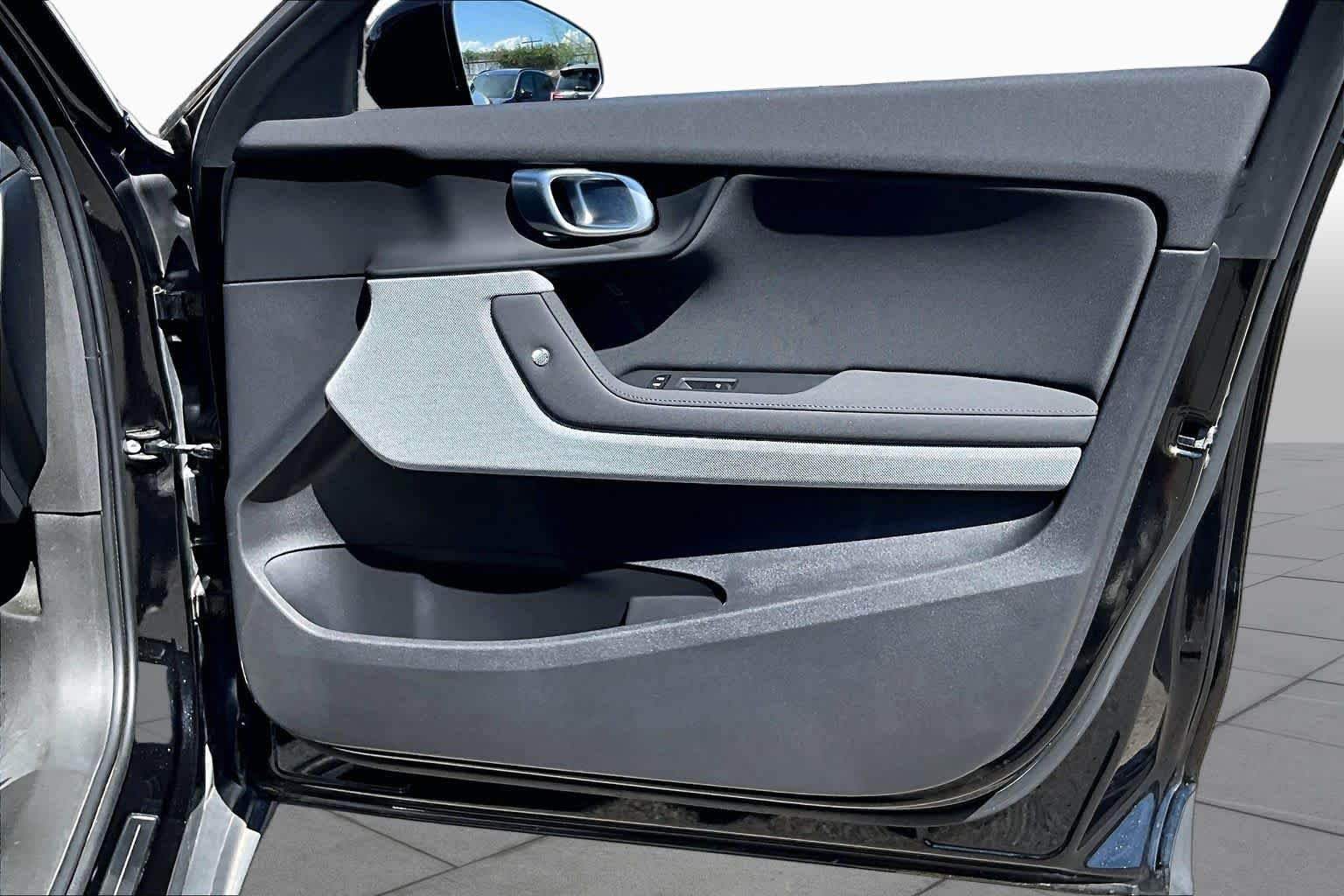 Used 2024 Midnight Metallic Polestar  image 20