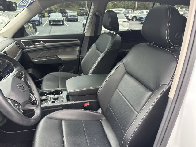 Used 2023 White Volkswagen 3.6L V6 SE w/Technology image 16