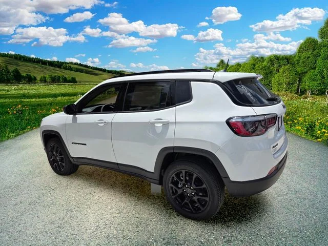 New 2026 Bright White Clearcoat Jeep Latitude image 5