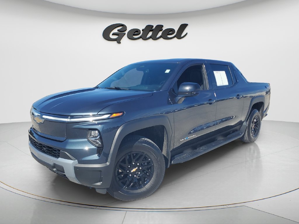 Used 2026 Blue Smoke Metallic Chevrolet LT - Standard Range image 9