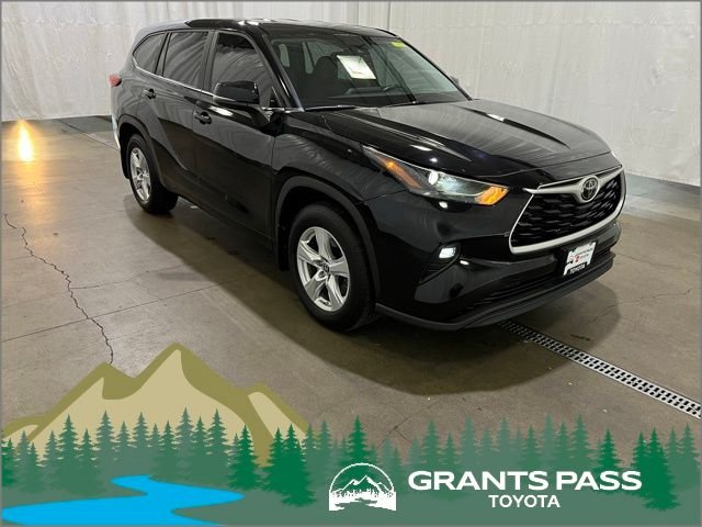 2023 Toyota Highlander LE AWD's photo