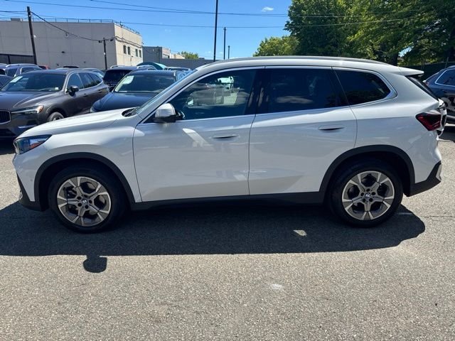 Used 2023 White BMW xDrive28i image 2