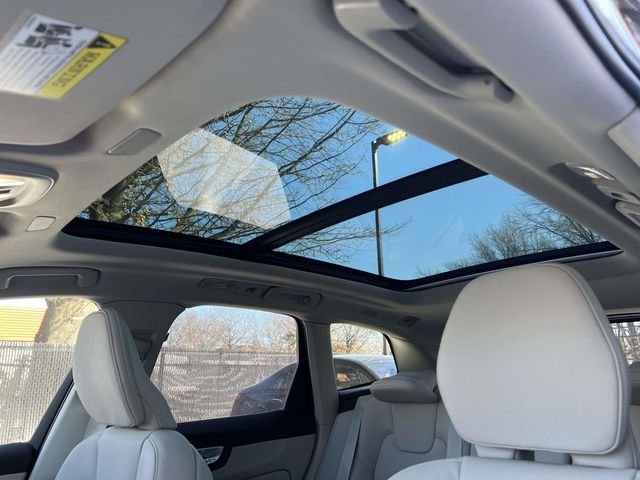 2025 Volvo XC60 Plus - Photo 19