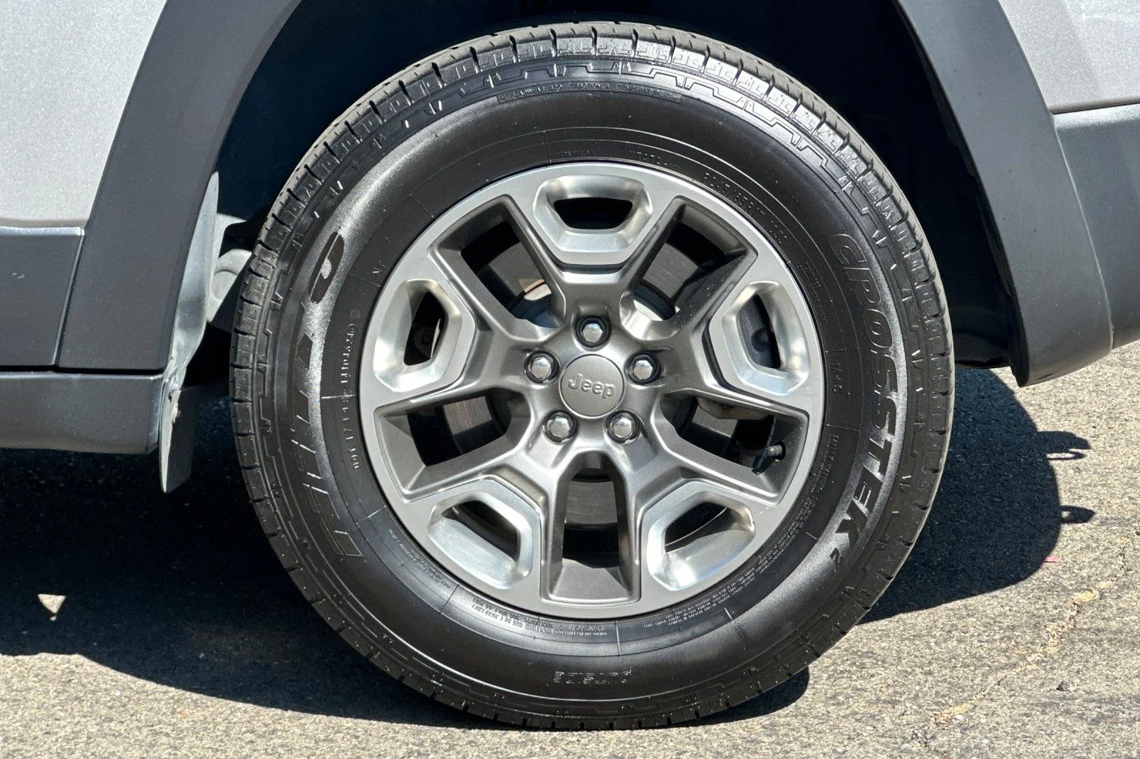 Used 2019 Billet Silver Metallic Clearcoat Jeep Trailhawk image 27