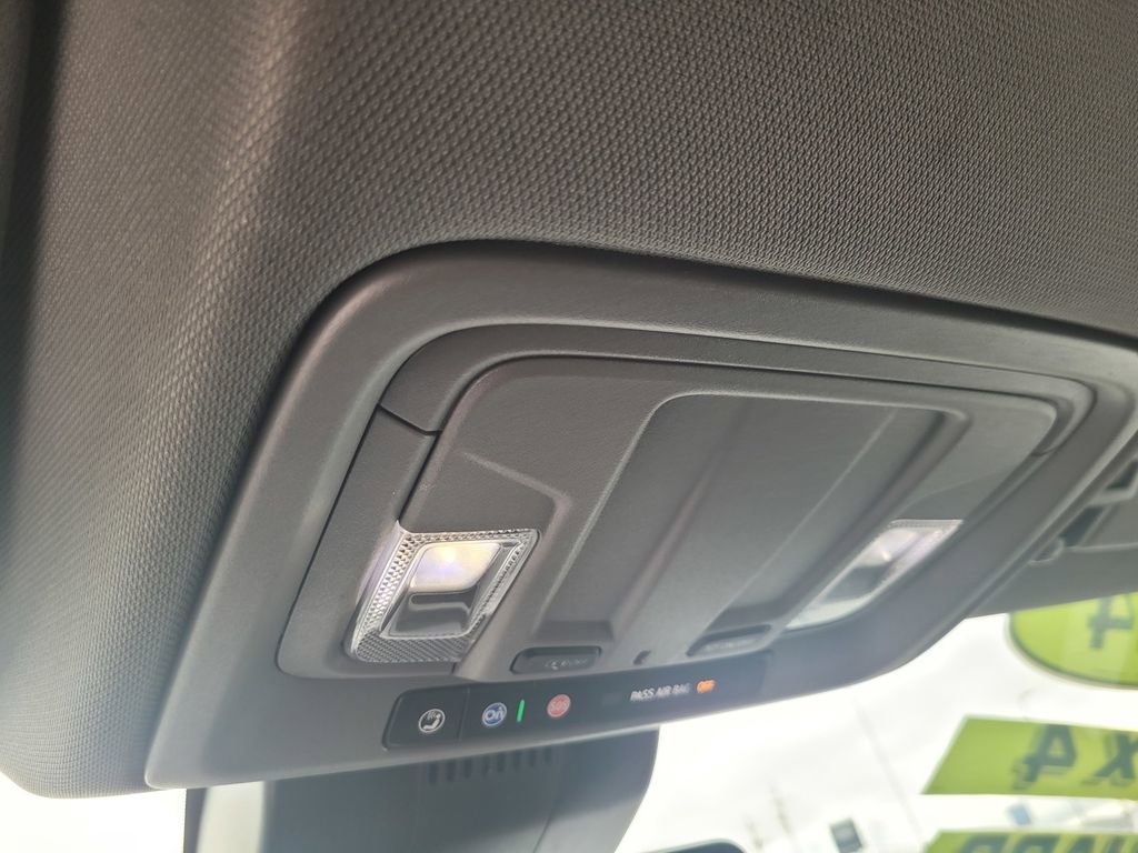 2024 GMC Sierra 1500 SLT - Photo 30