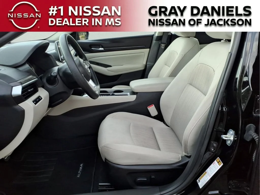 Used 2025 Black Nissan 2.5 SV image 23
