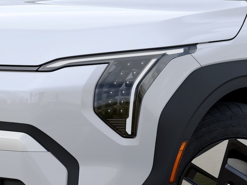 New 2027 Snow White Pearl Kia Wind image 10