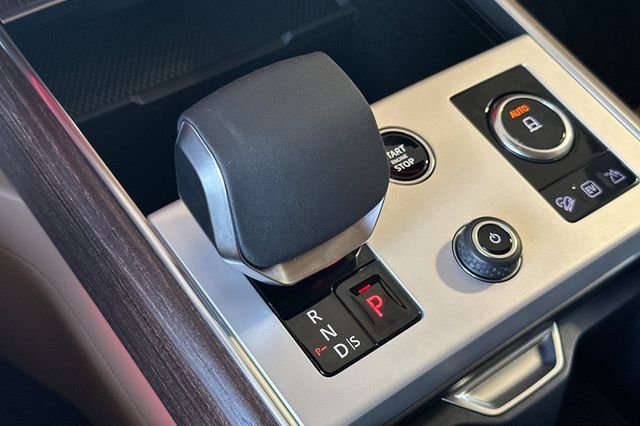New 2027 Carpathian Grey Land Rover SE image 21