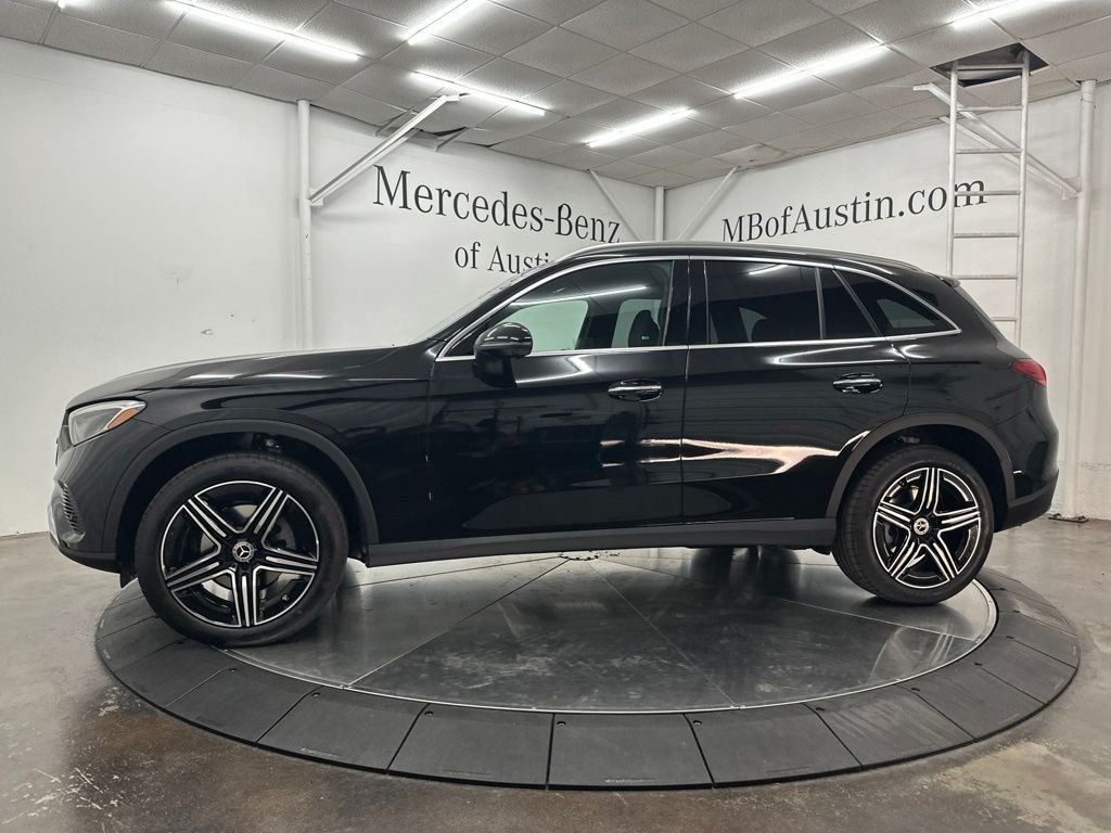 New 2026 Black Mercedes-Benz GLC 300 image 4