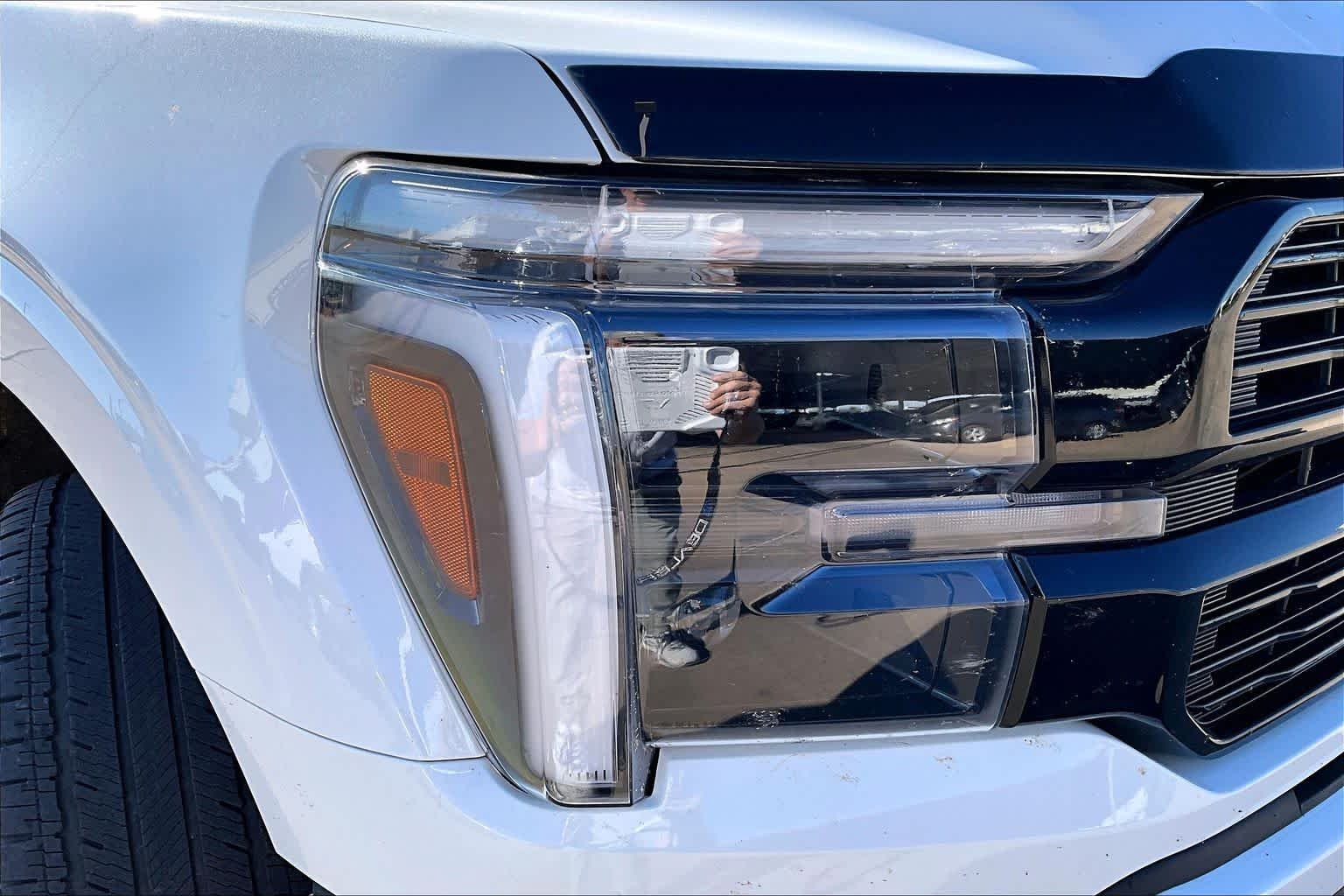 Used 2025 Star White Metallic Tri-Coat Ford Platinum image 26