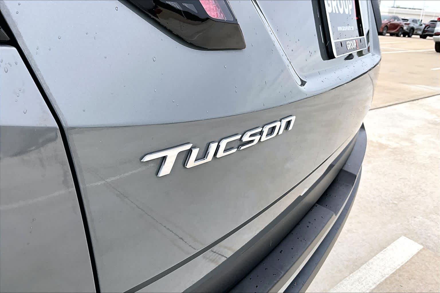 Used 2024 Hampton Gray Hyundai SEL image 10