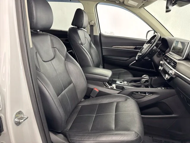 Used 2020 White Kia EX image 23