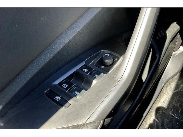 New 2026 Pure White Volkswagen 1.5T S image 16