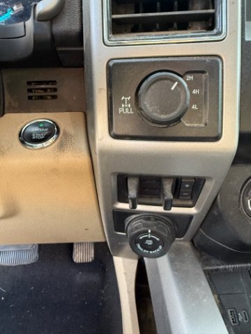 Used 2020 White Ford LARIAT image 19