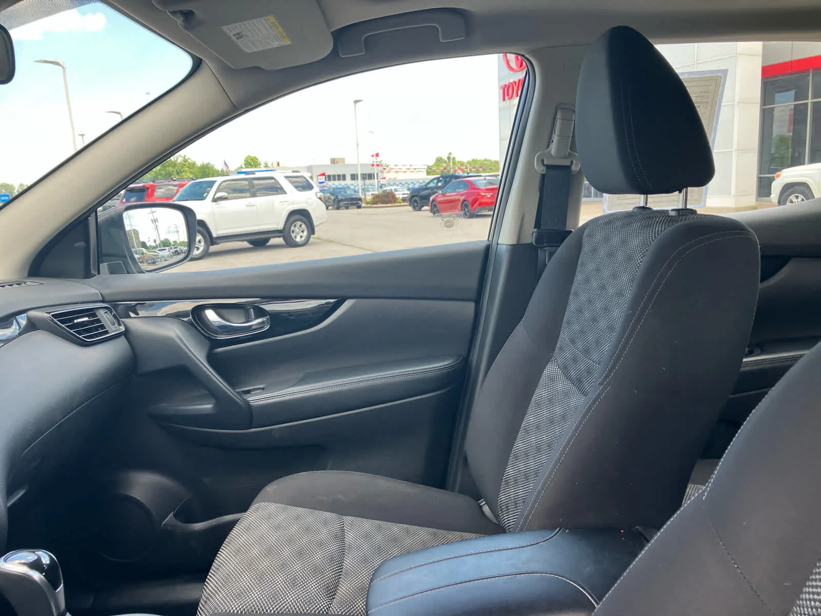 Used 2020 Magnetic Black Pearl Nissan SV image 10