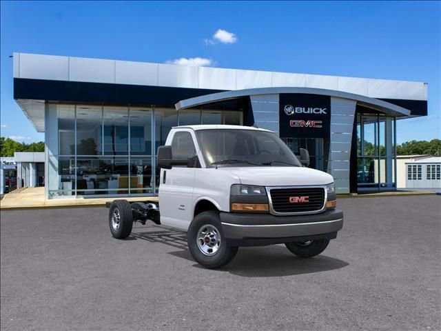 2025 GMC Savana Cutaway
