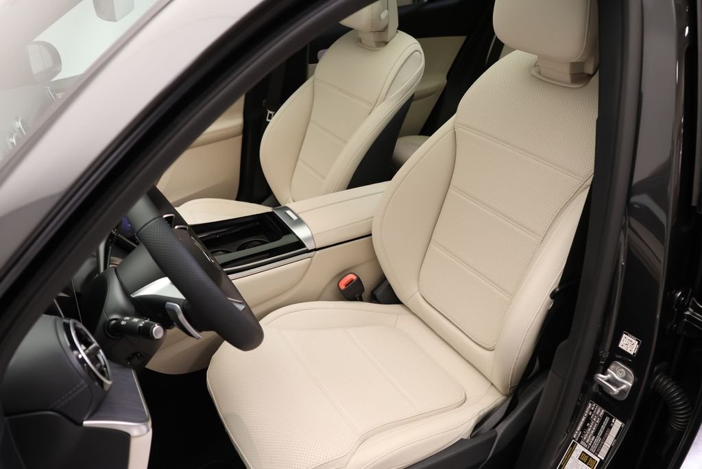 Used 2027  Mercedes-Benz GLC 300 image 37