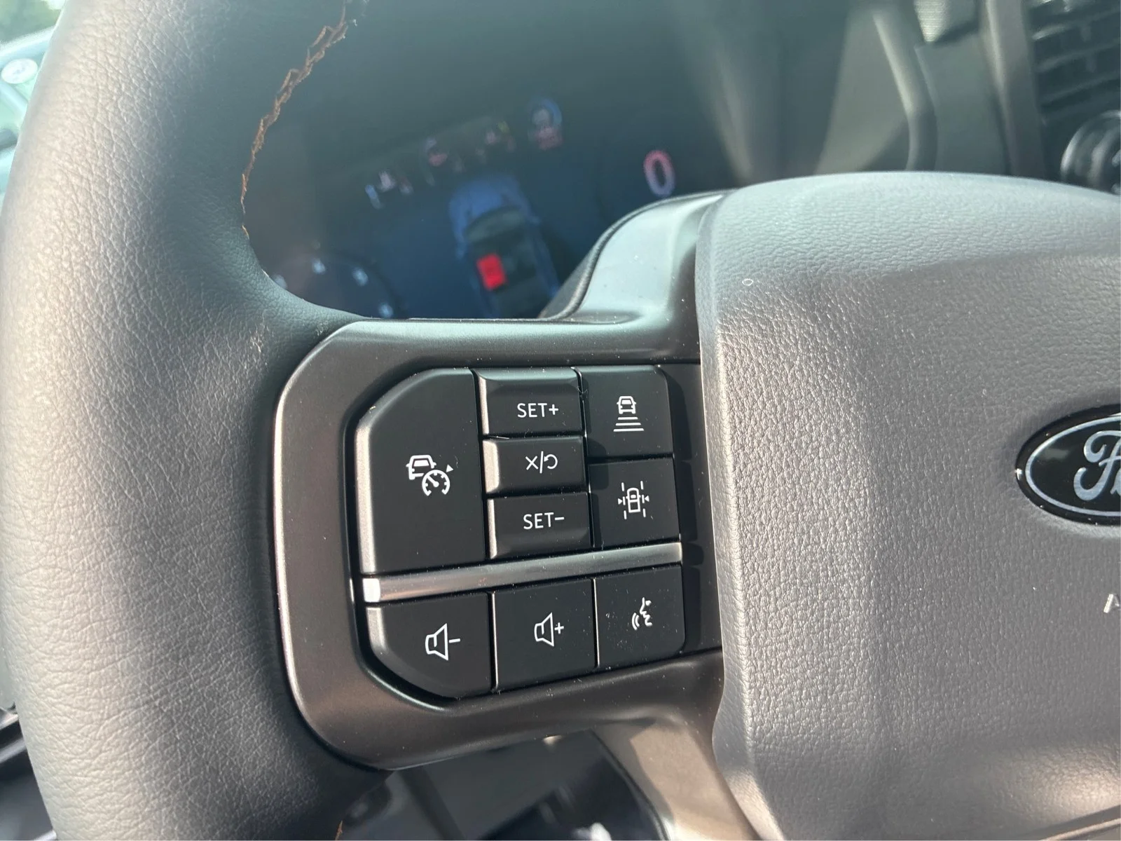 New 2026 Carbonized Gray Metallic Ford Tremor® image 22
