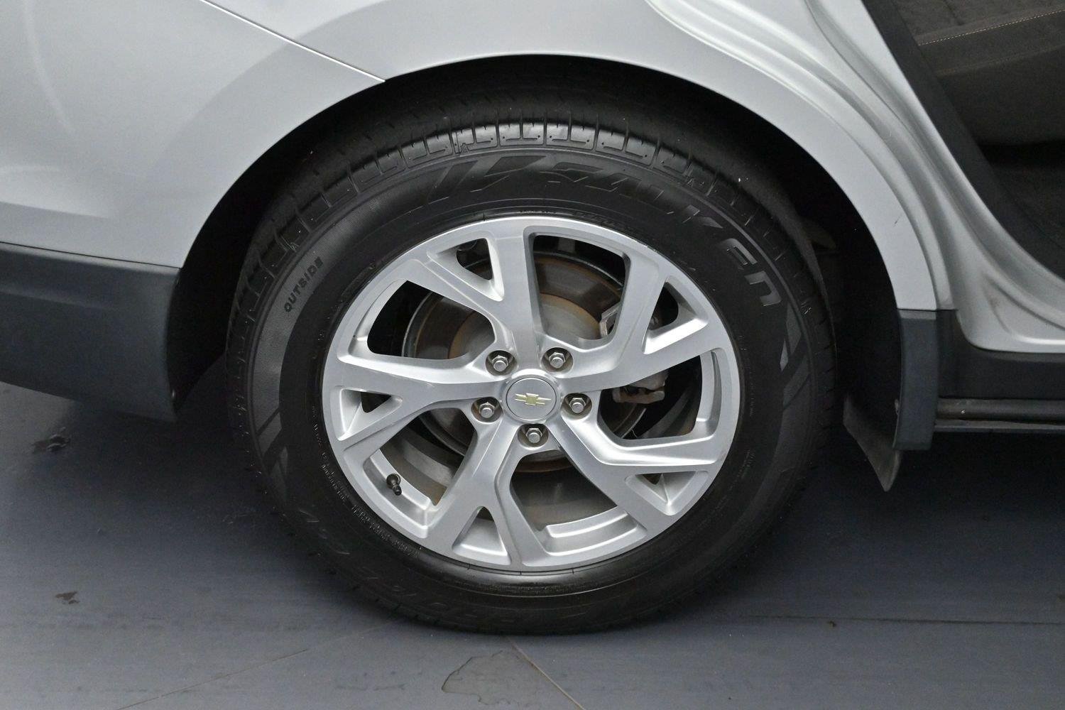 Used 2018 Silver Ice Metallic Chevrolet LT image 34