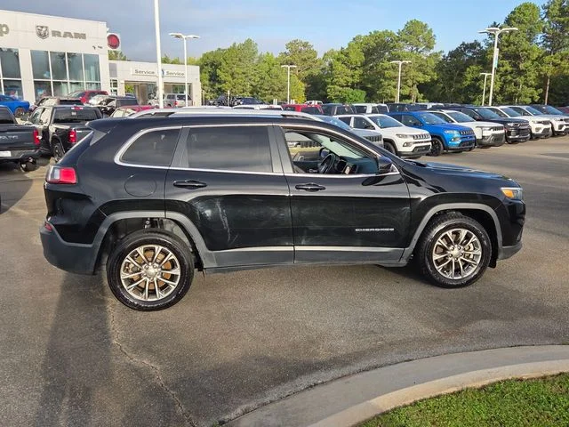 Used 2020 Black Jeep Latitude Plus image 11