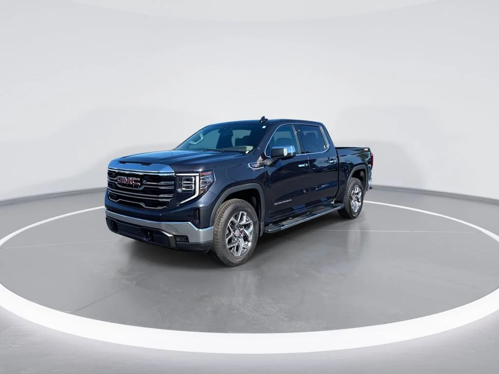 Used 2025 Titanium Rush Metallic GMC SLT image 4