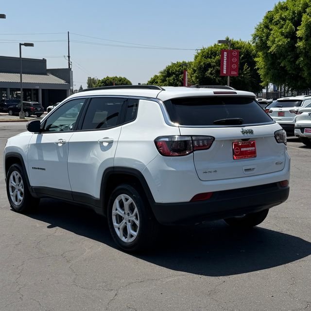 Used 2024 White Jeep Latitude image 5