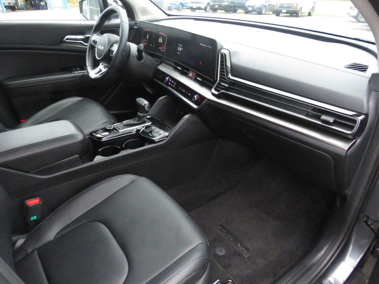 Used 2024 Gravity Gray Kia EX image 21
