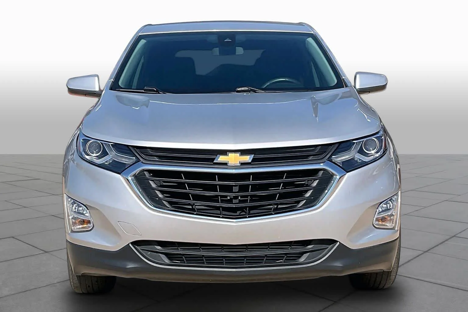 Used 2021 SILVER ICE METALLIC Chevrolet LT image 4