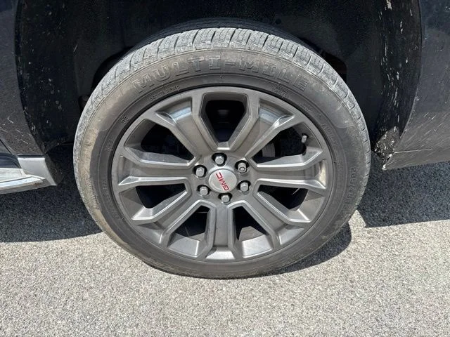 Used 2016 Black GMC SLE image 10