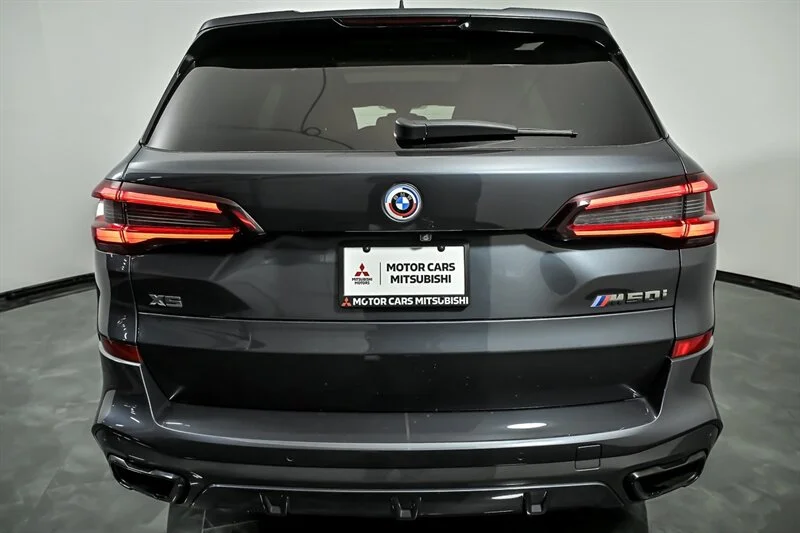 Used 2022  BMW M50i image 8