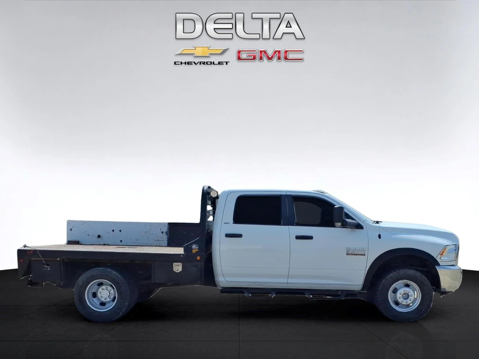 Used 2016 Bright White Clearcoat Ram SLT image 6