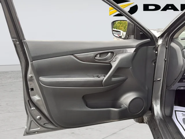 Used 2020 Gray Nissan S image 29