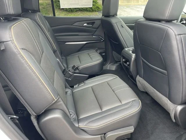 New 2026 Polar White Tricoat Chevrolet High Country image 15