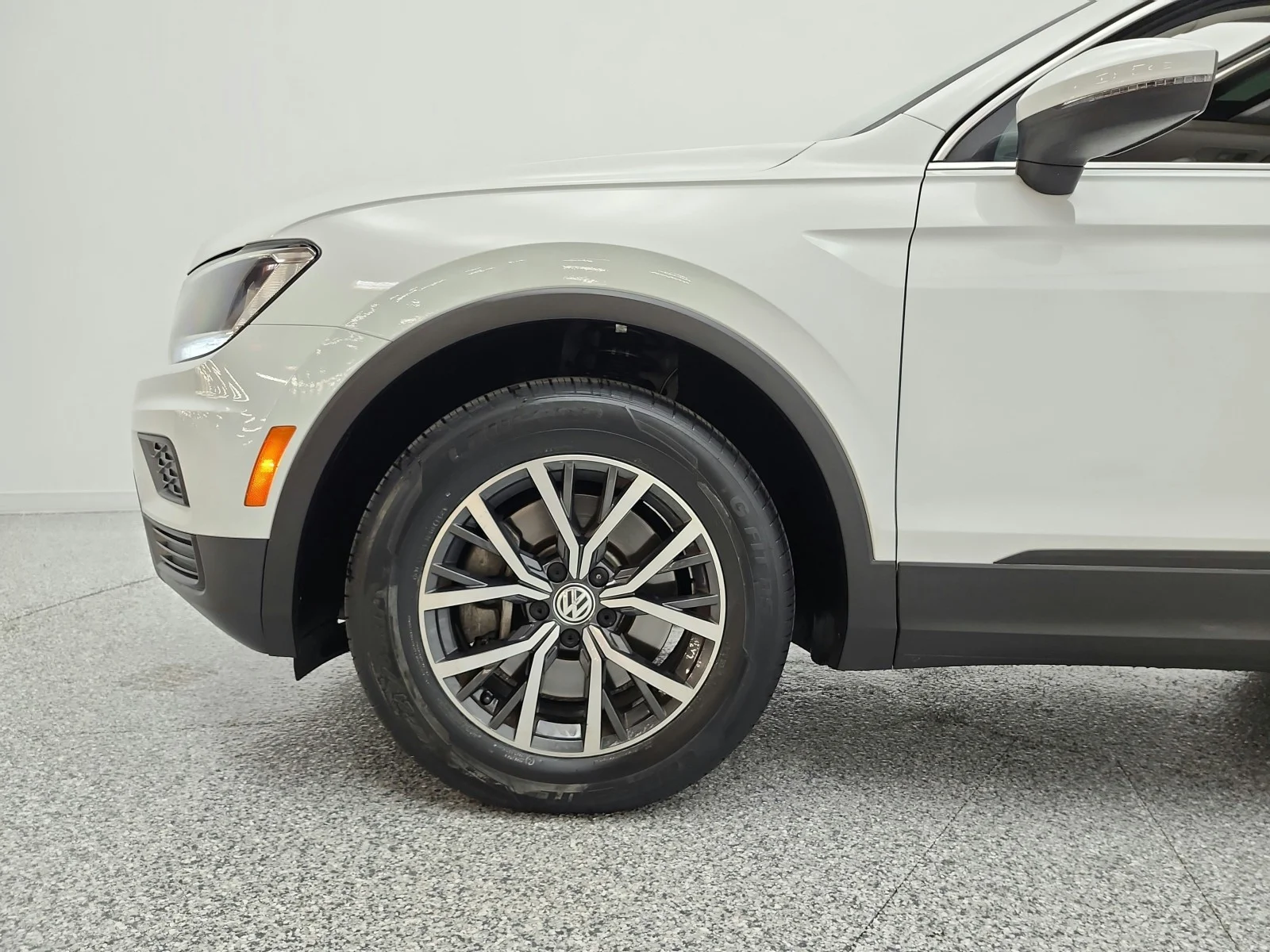 Used 2019 Pure White Volkswagen 2.0T SE FWD image 38