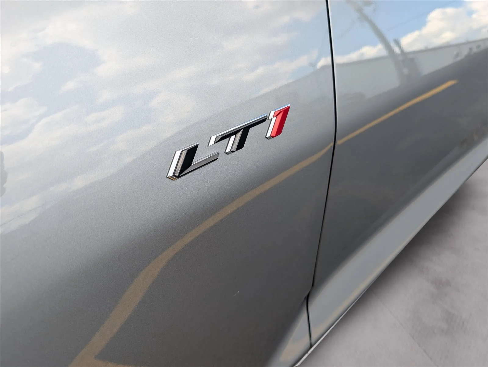 Used 2023 Sharkskin Metallic Chevrolet LT1 image 34
