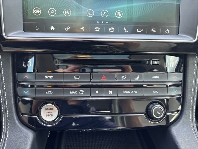 Used 2019 White Jaguar 20d R-Sport image 18