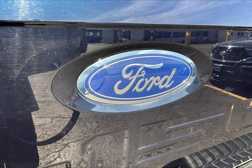 Used 2022 Blue Ford Lariat image 7