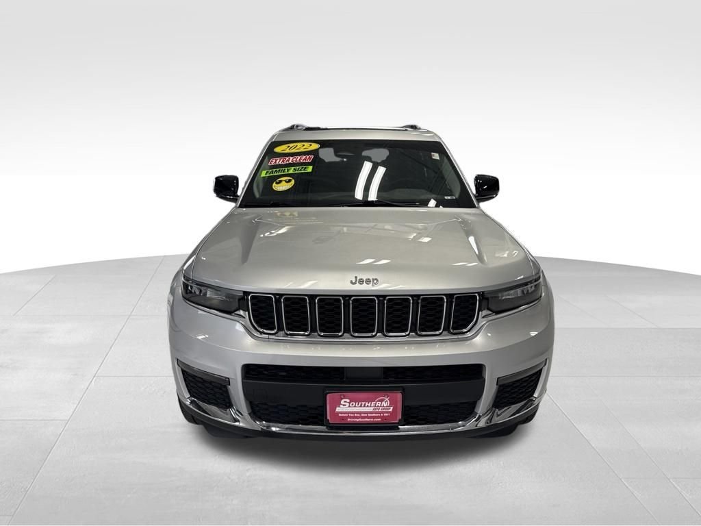 Used 2022 Silver Jeep Limited image 9