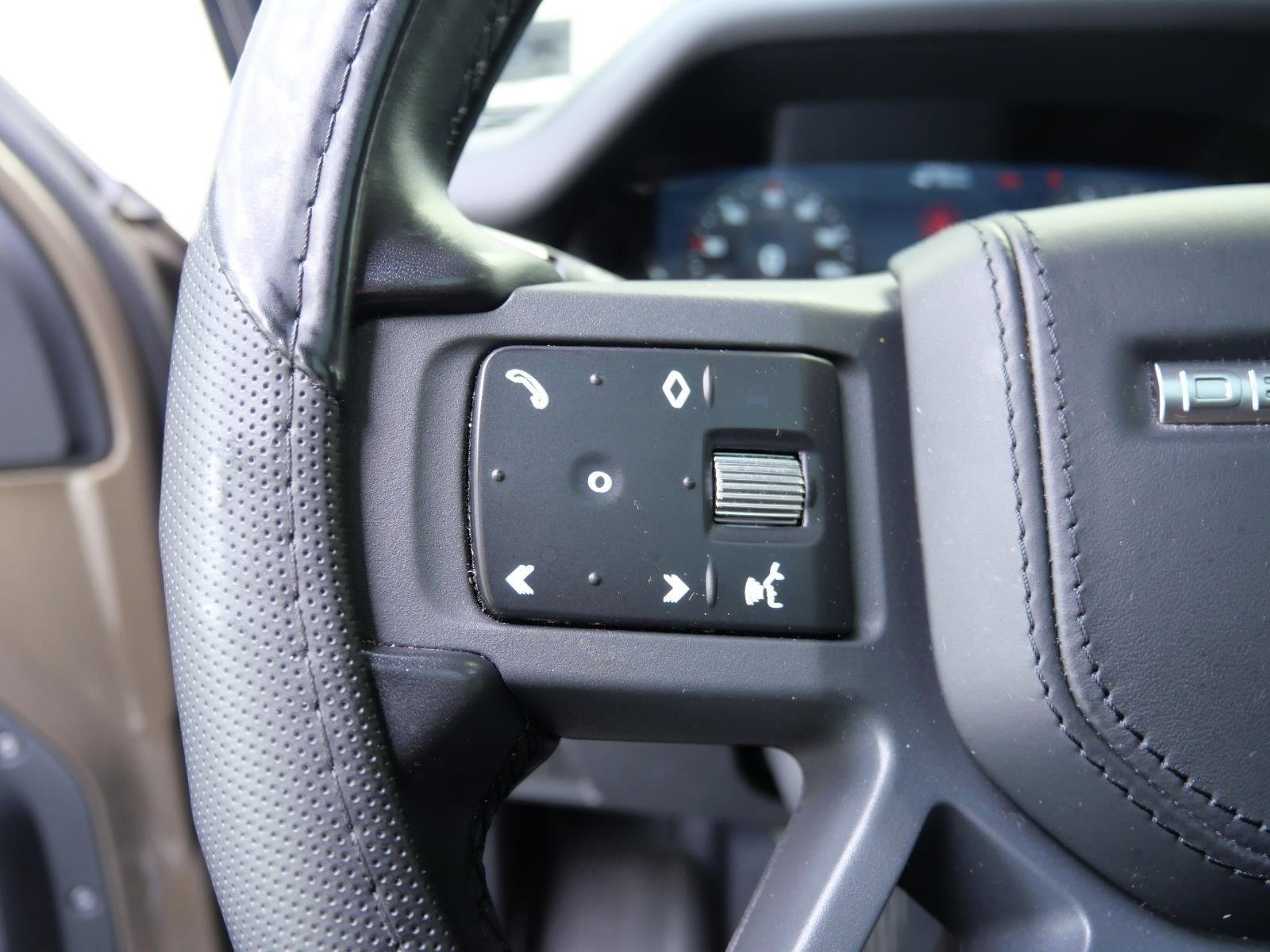 Used 2022 Gondwana Stone Metallic Land Rover X-Dynamic HSE image 21