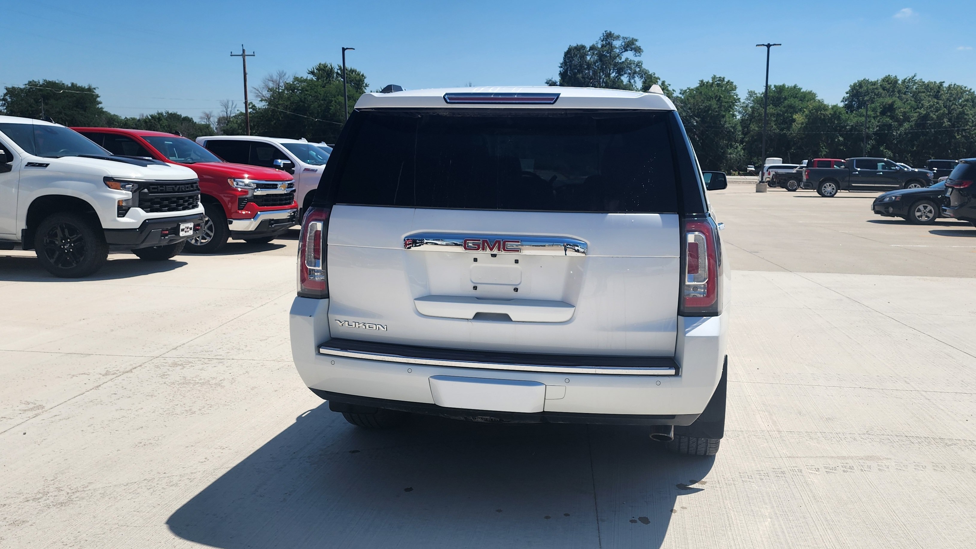Used 2019 WHITE FROST TRICOAT GMC Denali image 6