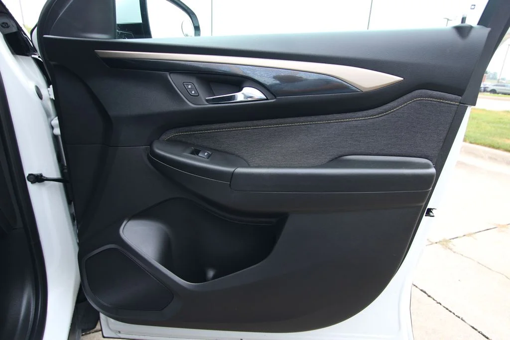 Used 2025 Beige Chevrolet ACTIV image 35