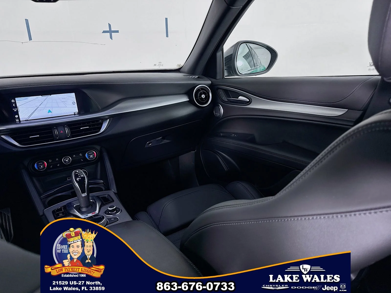 Used 2025  Alfa Romeo  image 24
